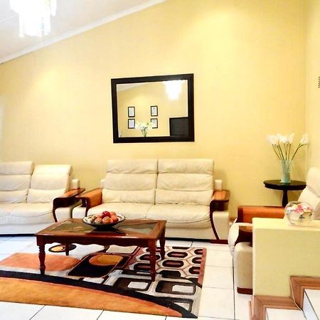 Lilliz Guest House Mthatha Buitenkant foto